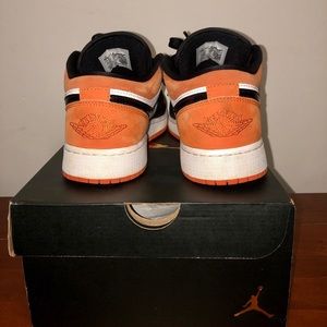 Good condition low Jorden 1s